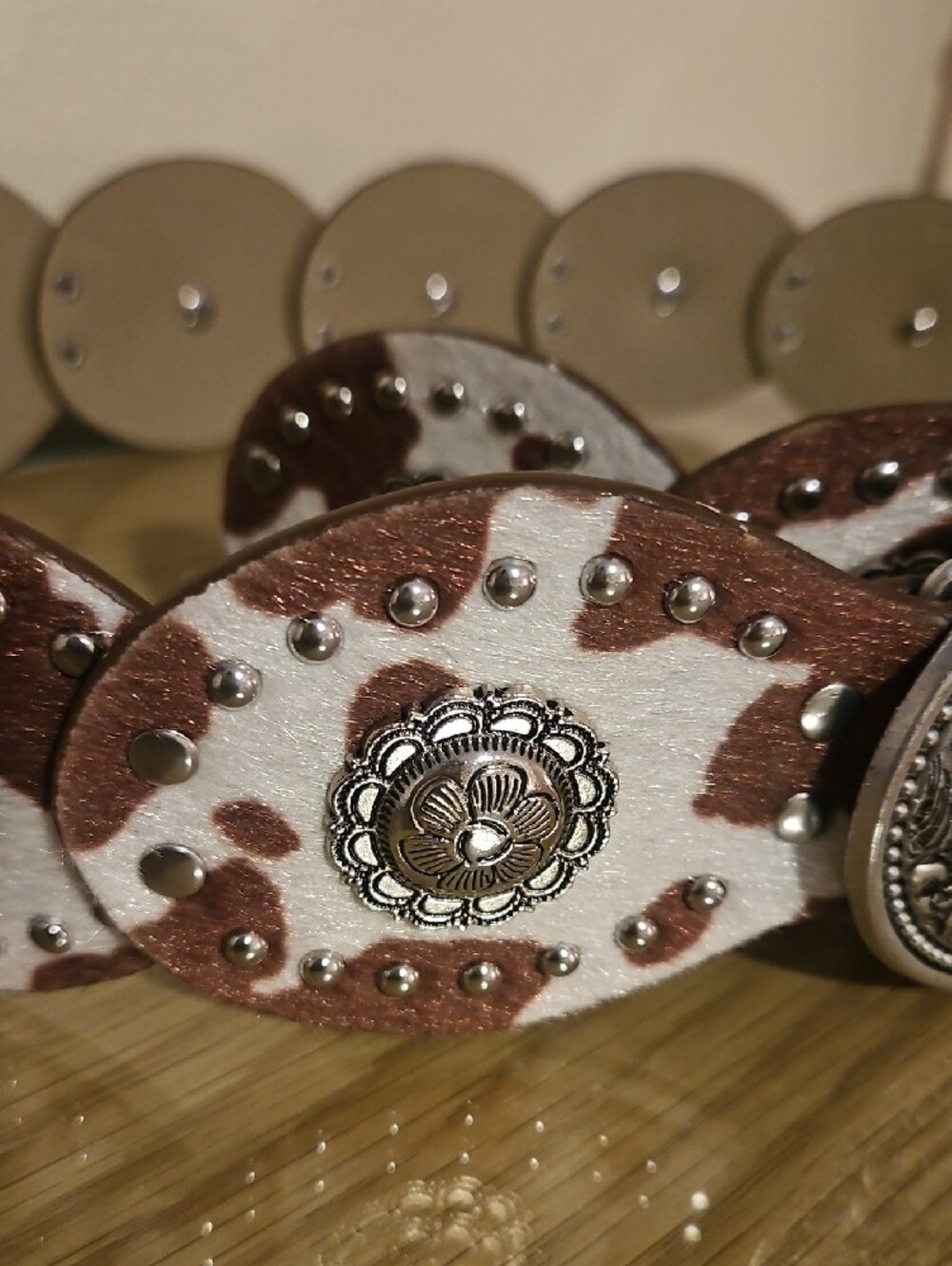 Western Scalloped Leather Belt in Brown and White with Decorative Concho - Picture 4 of 5